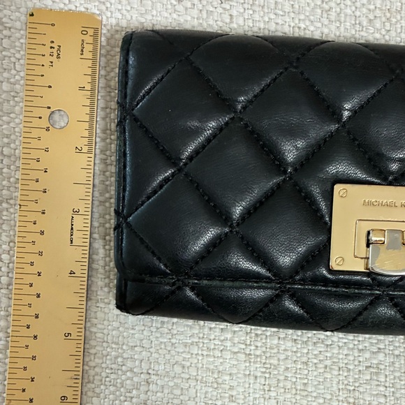 Michael Kors Black Quilted Leather Wallet EUC - Picture 15 of 15
